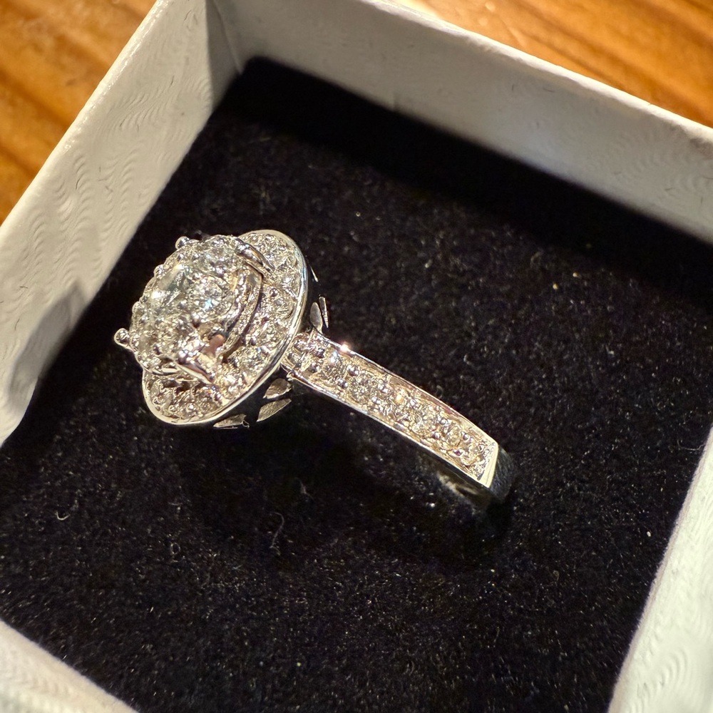 Elegant Silver Diamond Ring
